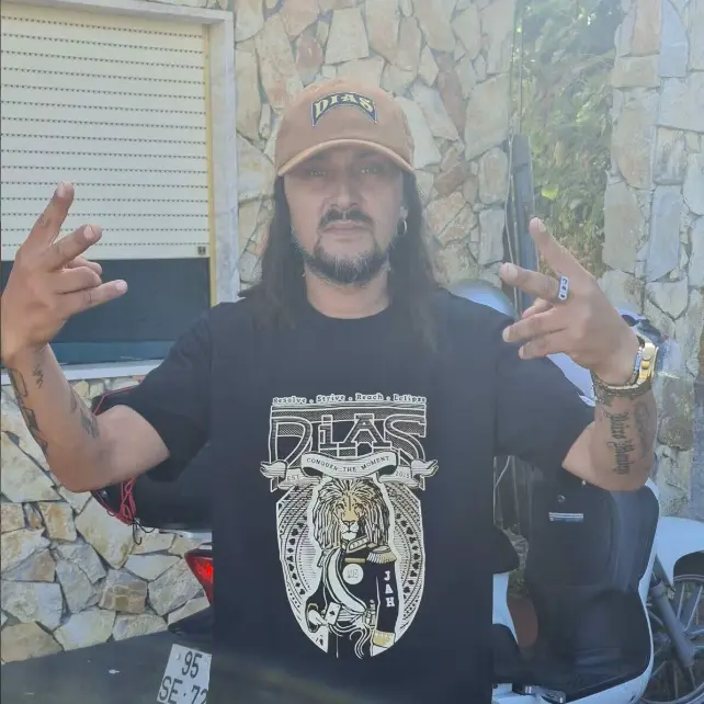 camiseta león jah